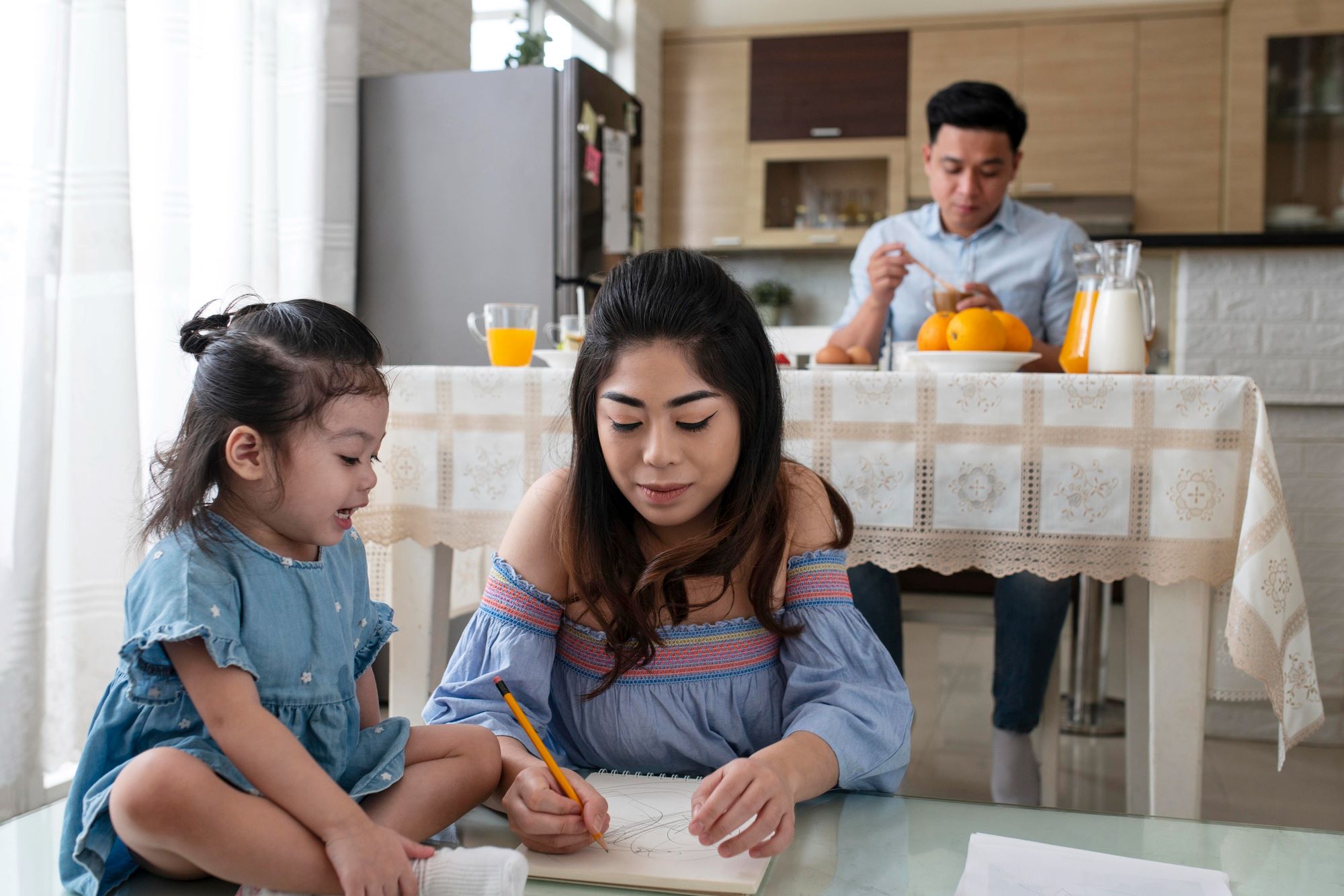 Pola Asuh yang Benar-Benar Membentuk Masa Depan Anak!