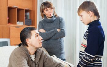 Tanpa Sadar! 5 Kebiasaan Orang Tua Ini Bisa Hancurkan Mental Anak