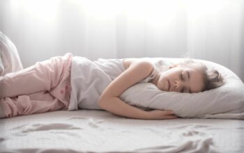 Sulit Membiasakan Anak Tidur Siang? Ini Solusi Tuntasnya!