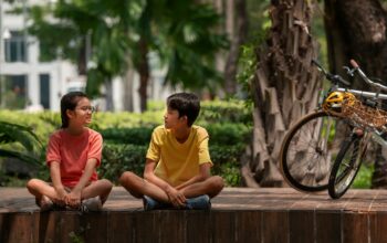 Anak Curhat ke Teman Tidak Percaya Orang Tua, Salah Siapa?