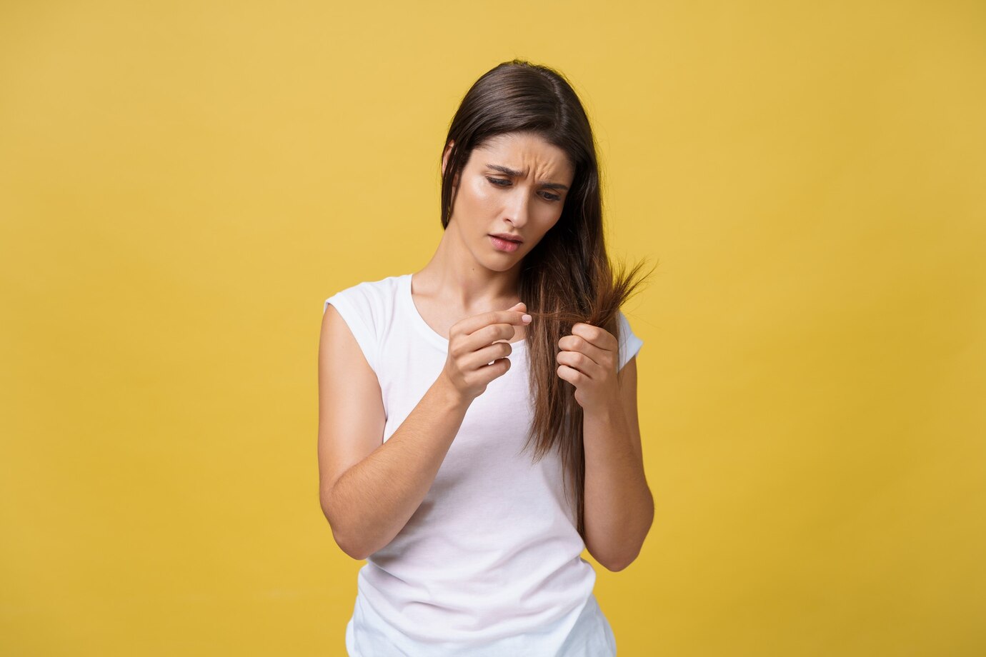 Kulit Kering, Rambut Rontok? Ini 6 Tanda Tubuhmu Kurang Asupan Penting!