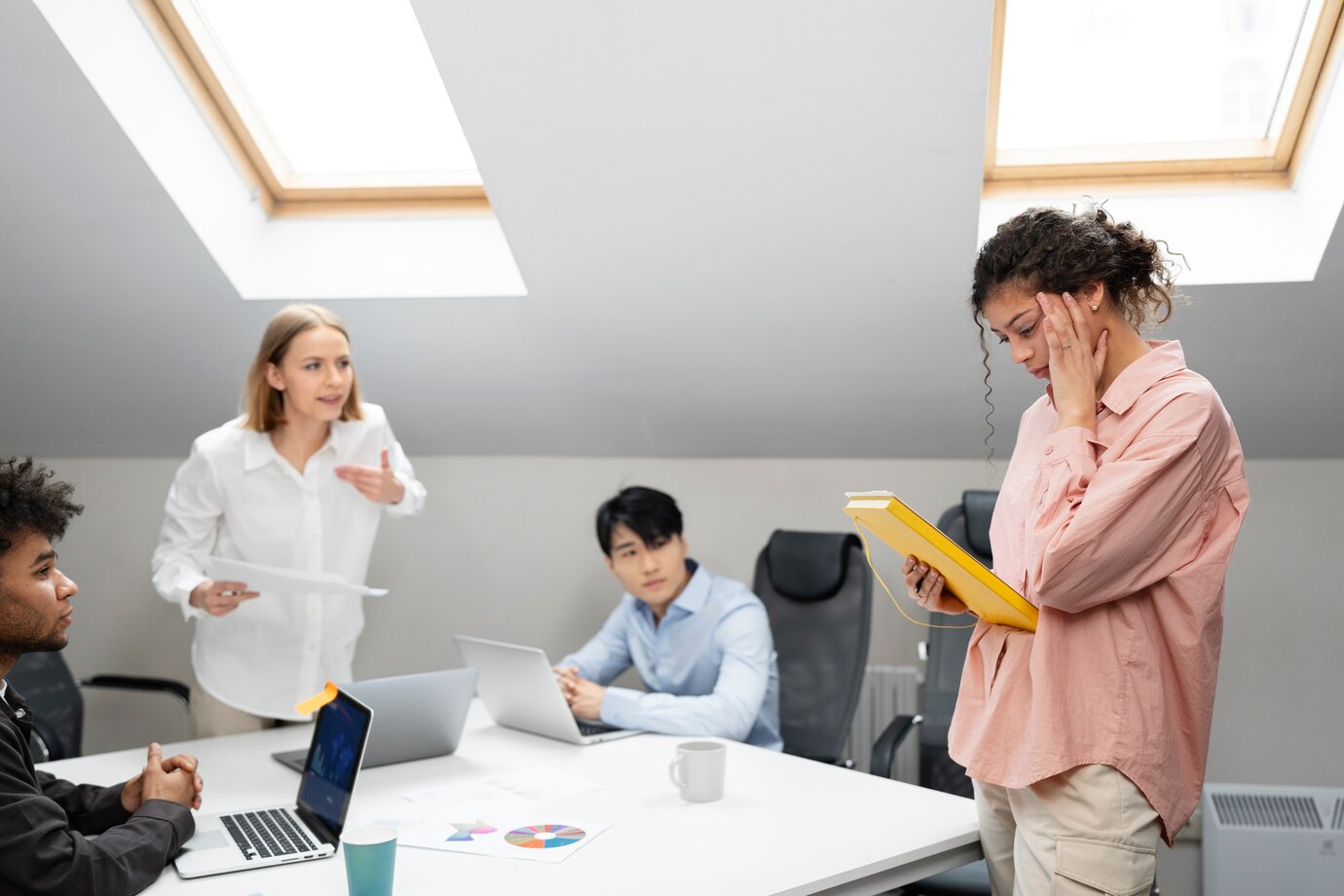 Konflik di Kantor, Keluarga, atau Tetangga? Atasi dengan Cara Cerdas Ini