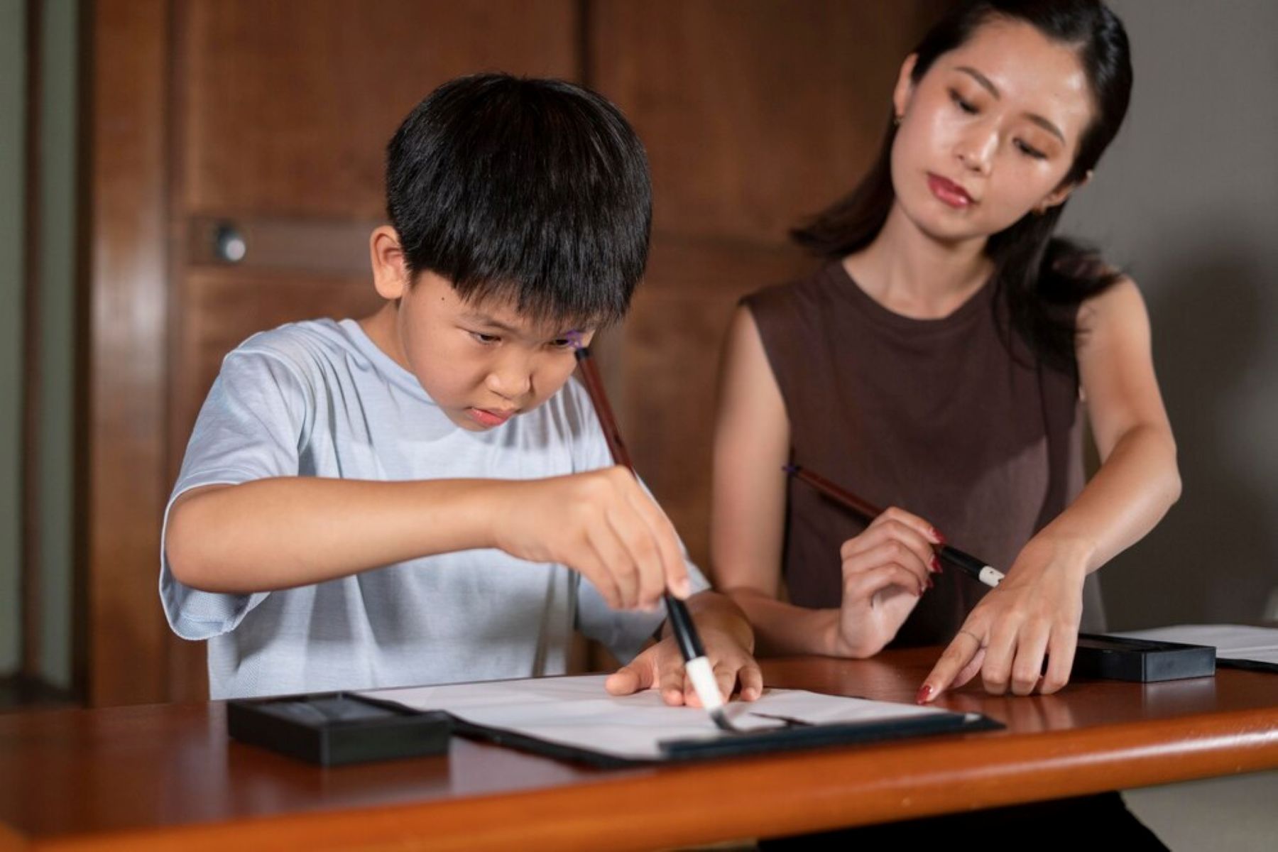Stop Pola Asuh Anak Manja! Anak Butuh Belajar Susah