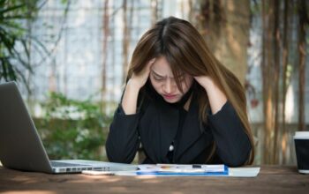 Tubuhmu Teriak! Gejala Fisik Ini Tanda Kamu Stres Berat