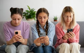 Media Sosial: Pembunuh Mental Gen Z yang Tak Terlihat