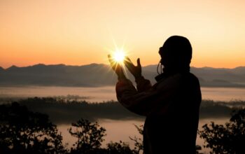 7 Kebiasaan Mental yang Bikin Hidup Lebih Lama dan Bahagia