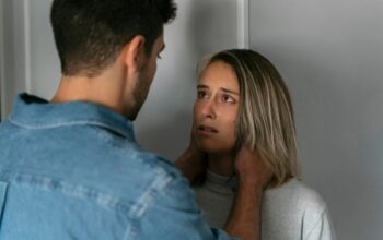 Toxic Relationship, Kenapa Kamu Masih Bertahan?