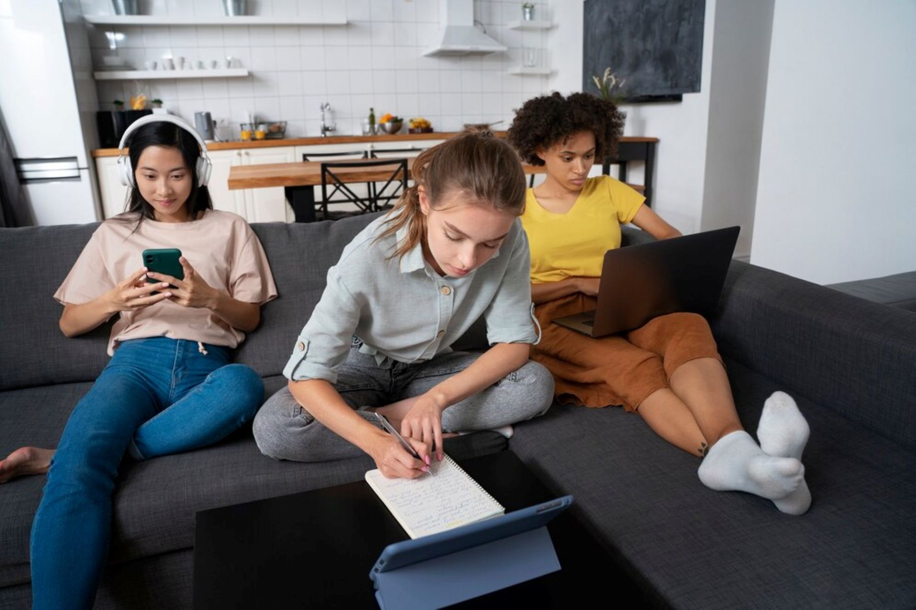 Gara-Gara Terlalu Digital, Gen Z Lupa Skill Penting Ini!