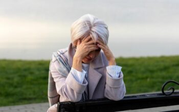 9 Penyesalan Ini Bikin Perempuan Menangis di Usia Tua