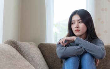Diam Itu Kekuatan, 10 Momen di Mana Kamu Harus Tahan Diri