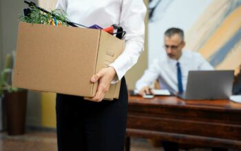 7 Taktik Licik Bos Mengusirmu Tanpa Dipecat, Waspada!