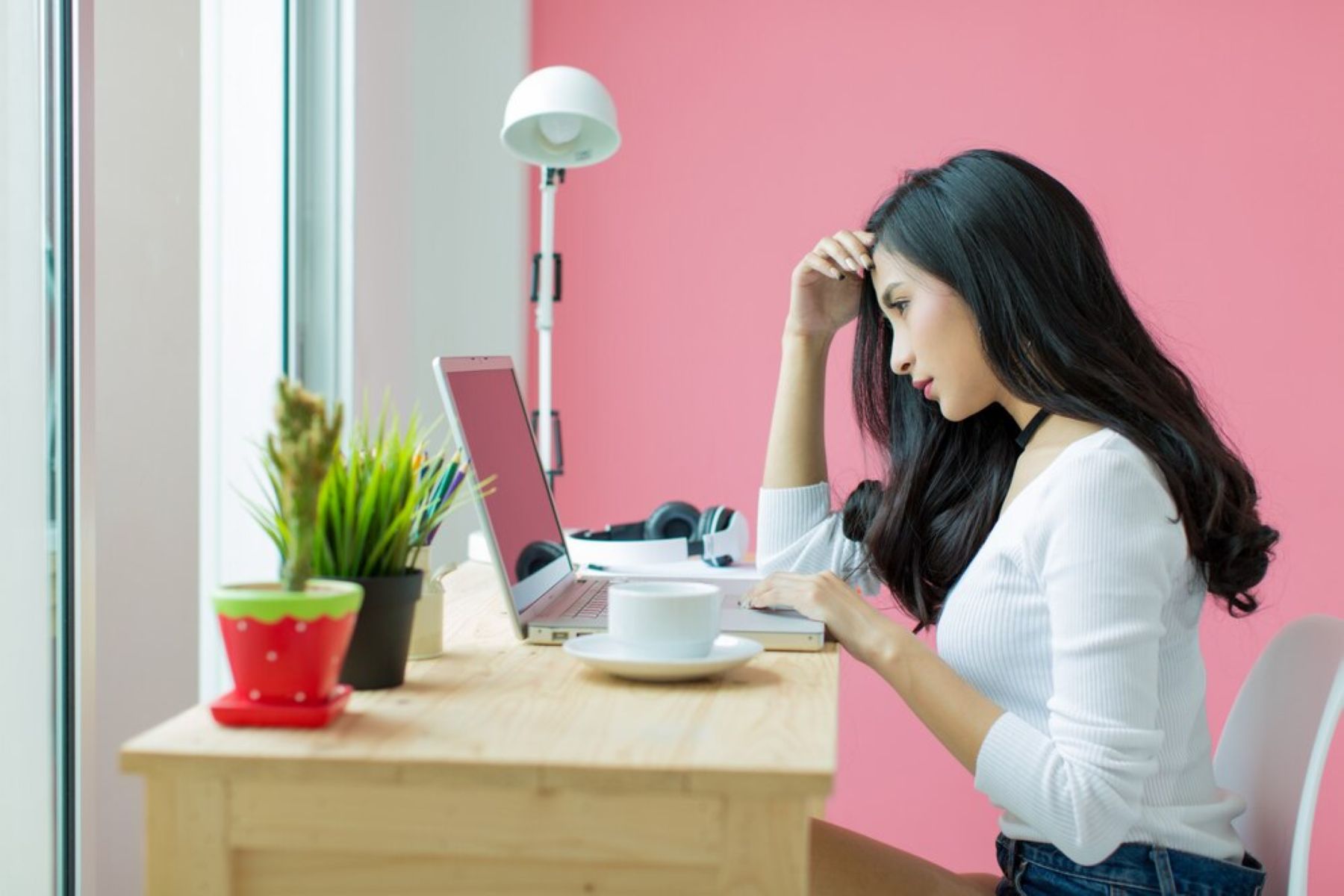 Stres? Mungkin Ini yang Diam-diam Kamu Lakukan Tiap Hari!