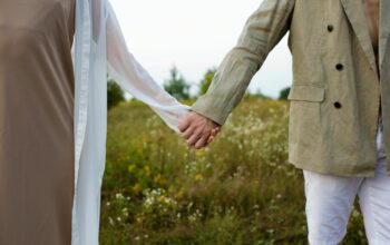 Berani Pensiun Dini Demi Cinta! Apa Efeknya ke Pernikahan?