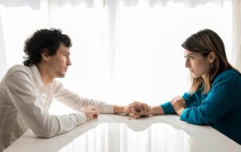 7 Kalimat Cinta Ini Bisa Selamatkan Hubunganmu Dari Konflik!