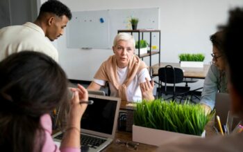 Masih Relevan? Cara Baby Boomer Menyikapi Perubahan Dunia Kerja!