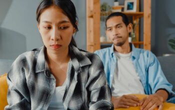 Komunikasi Tertahan, Bom Waktu dalam Hubungan yang Sering Diabaikan