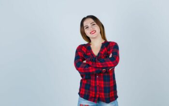 Di Balik Tawa, 6 Tanda Kamu Menyimpan Luka